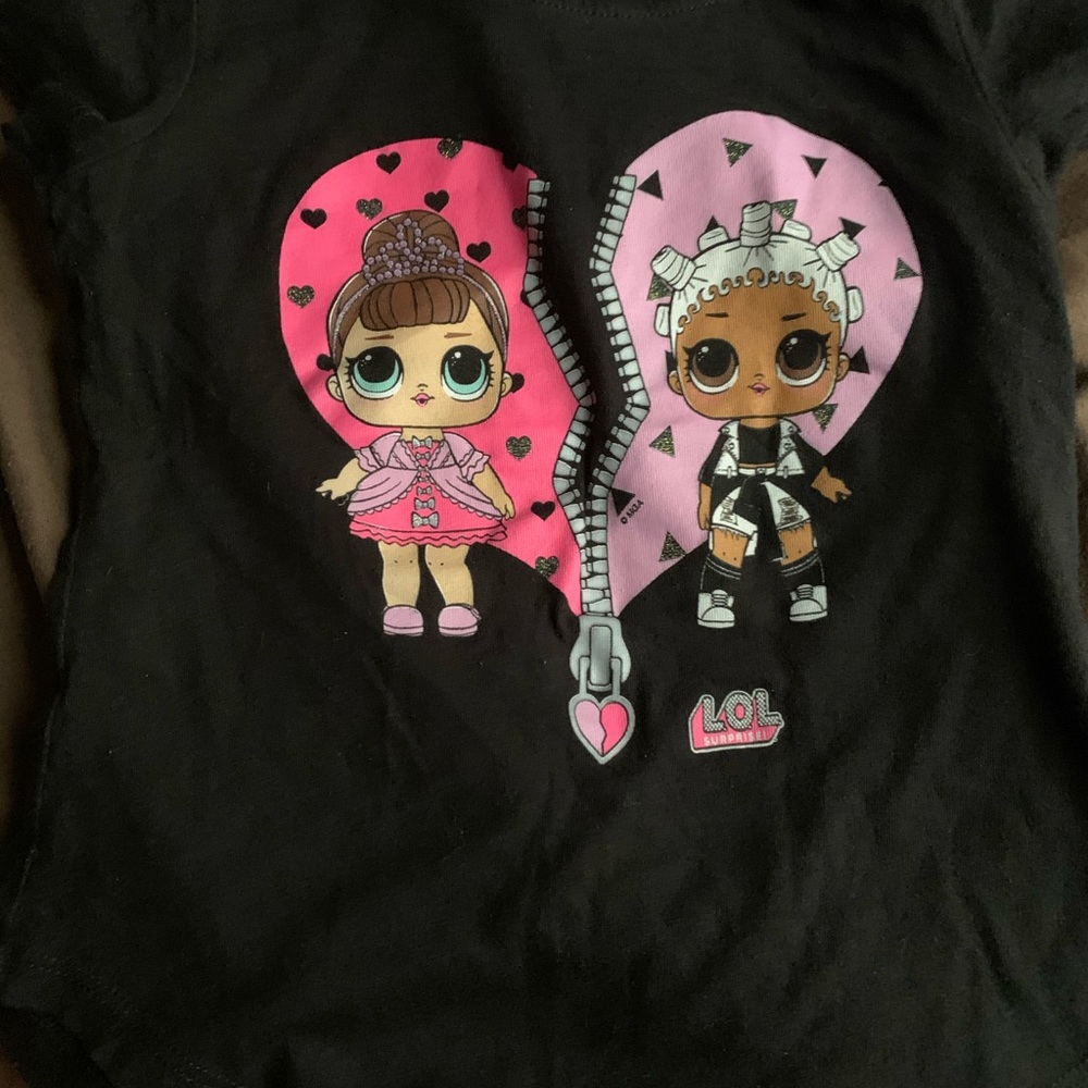 Lol surprise shirt size 4-5 in girls